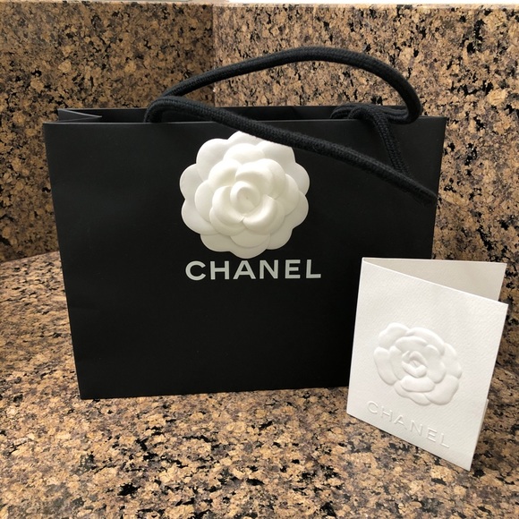 CHANEL Camellia Flower + Gift Bag + Camellia Card - Picture 1 of 13